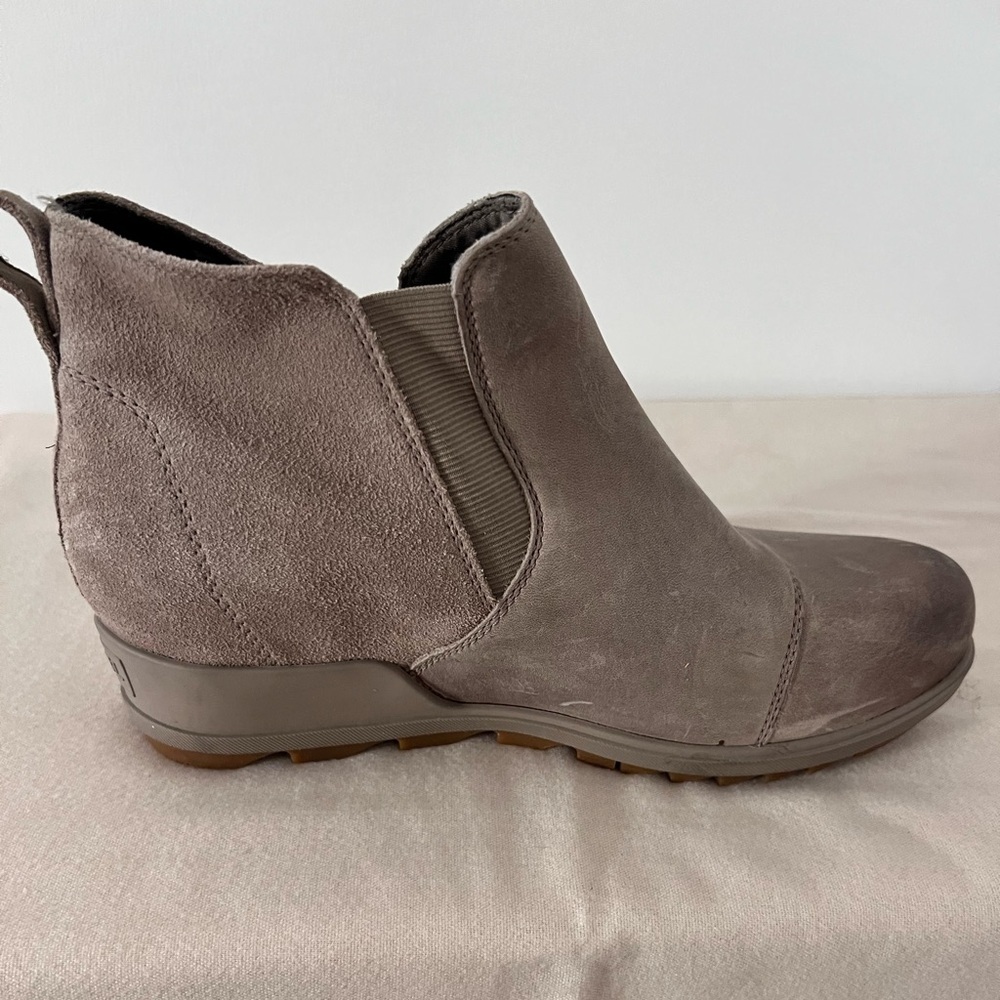 Sorel Women's Evie Pull on Rain Boot - Omega Taupe, size 10 NWOT